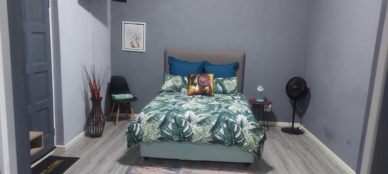 Tj Self-Catering Apartment Graaff Reinet Room photo